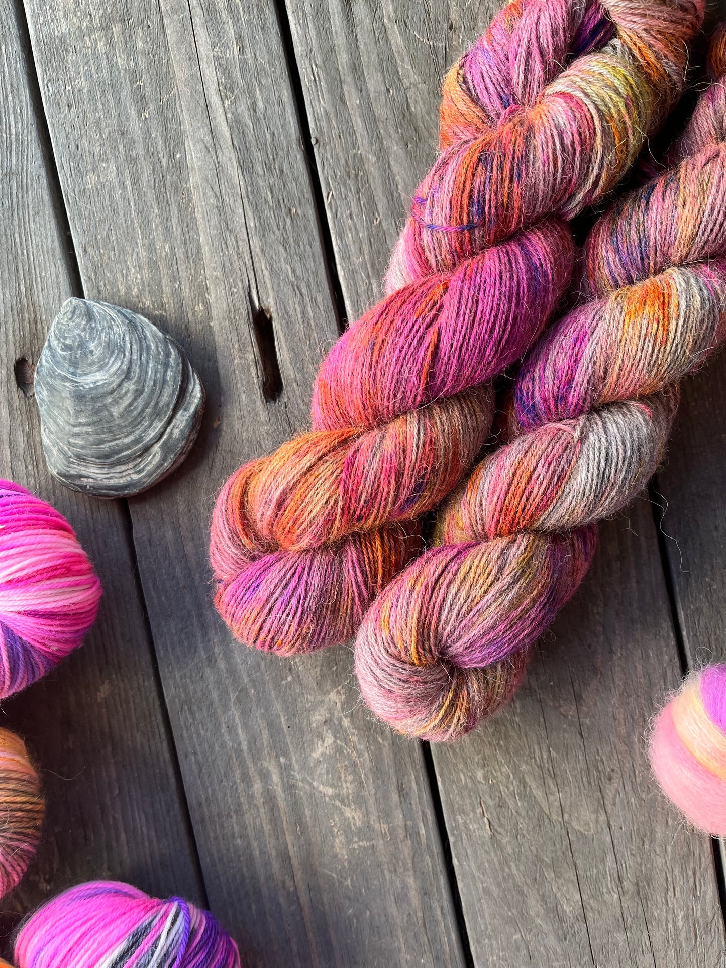 LLAMA 4ply "Neonbunt“