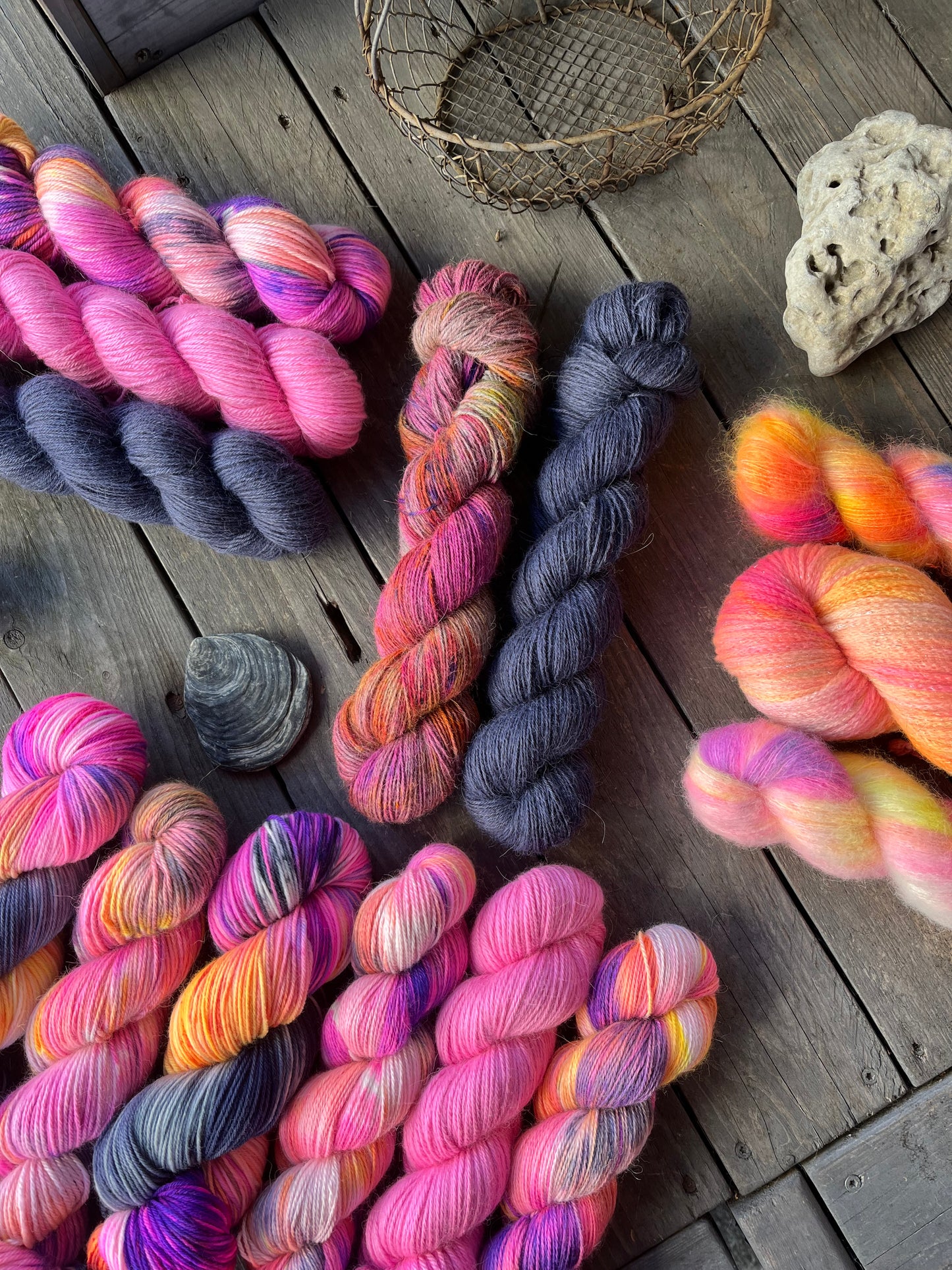 LLAMA 4ply "Neonbunt“
