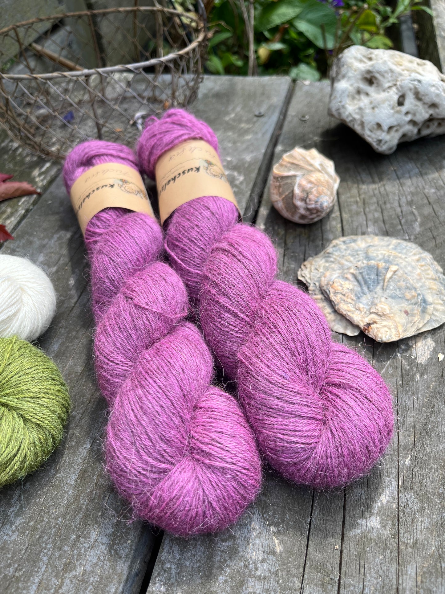 LLAMA 4ply "Fuchsia“