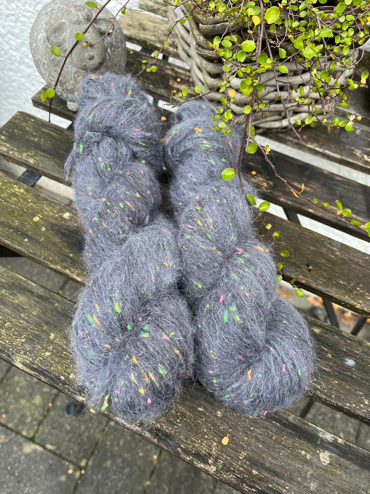 NEO Fluff „Walpurgisnacht"