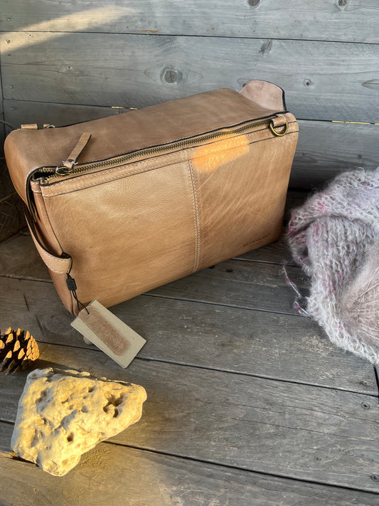 RE:DESIGNED Projekt 44 Taupe