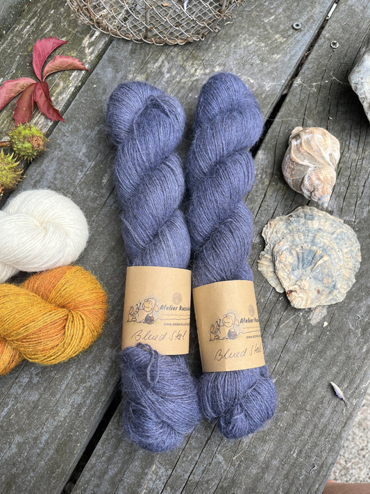 LLAMA 4ply "Blued Steel“